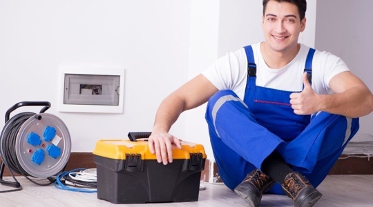 electrician thumbs up