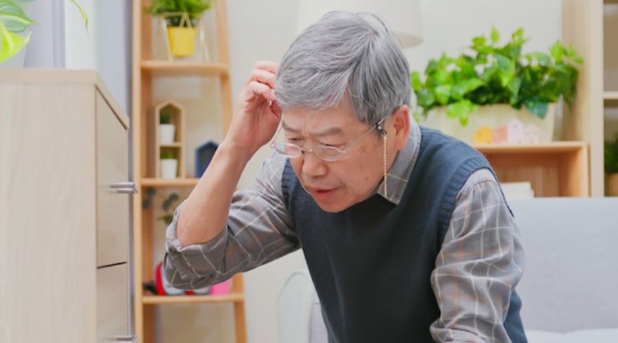 man scratching head confused